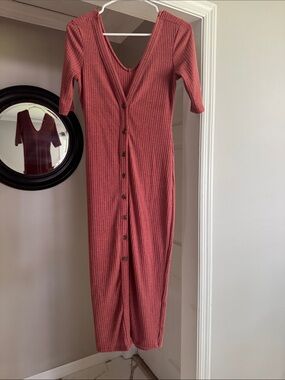 Ribbed Button-Front Midi Dress in Mauve Rose